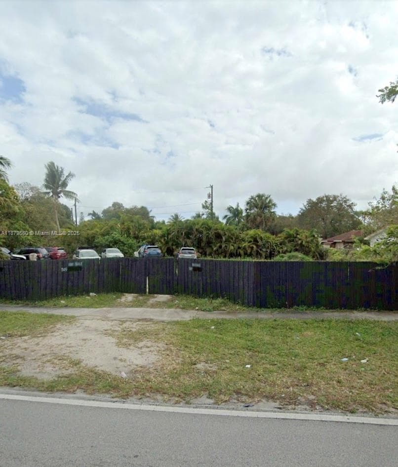 15505 N Miami Ave, Miami FL 33169