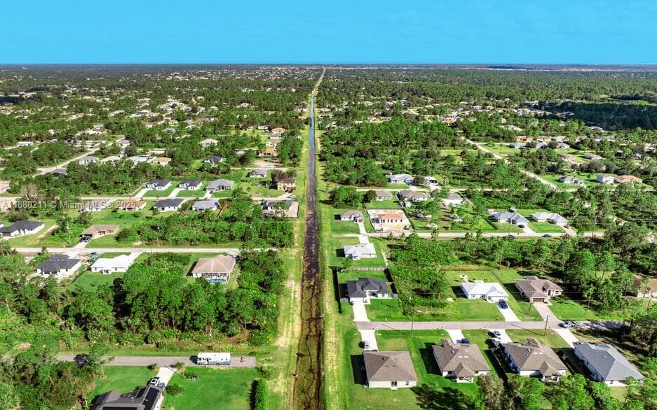 676 Sabrina Ct, Lehigh Acres FL 33972