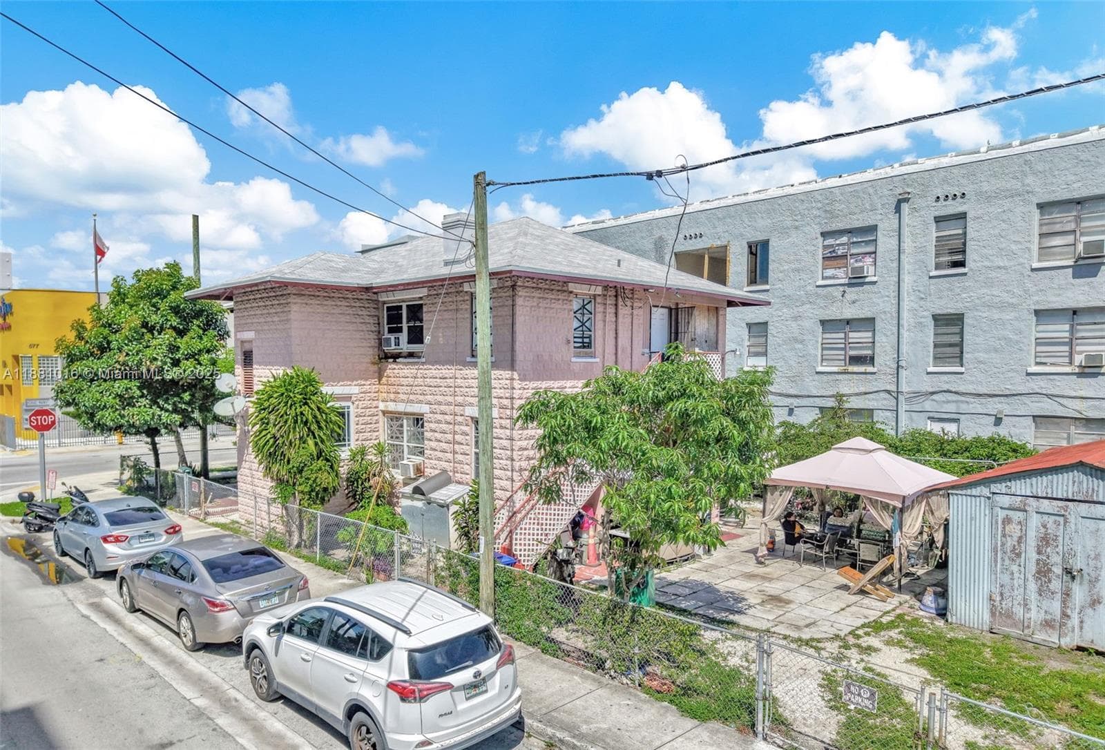 676 & 119 SW 1st St, Miami FL 33130