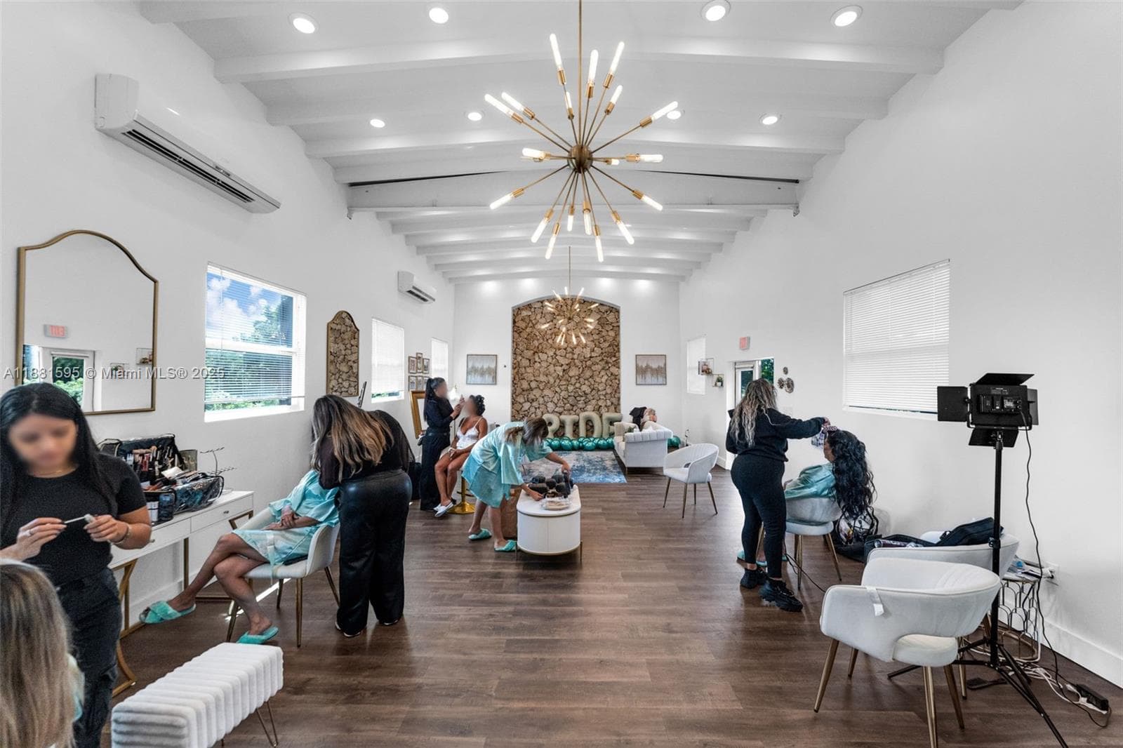 BLDG 1 CURRENT USE TODAY WAS SET UP AS A SALON . THIS BLDG COULD BE UTILIZED FOR SERVICES, ETC,