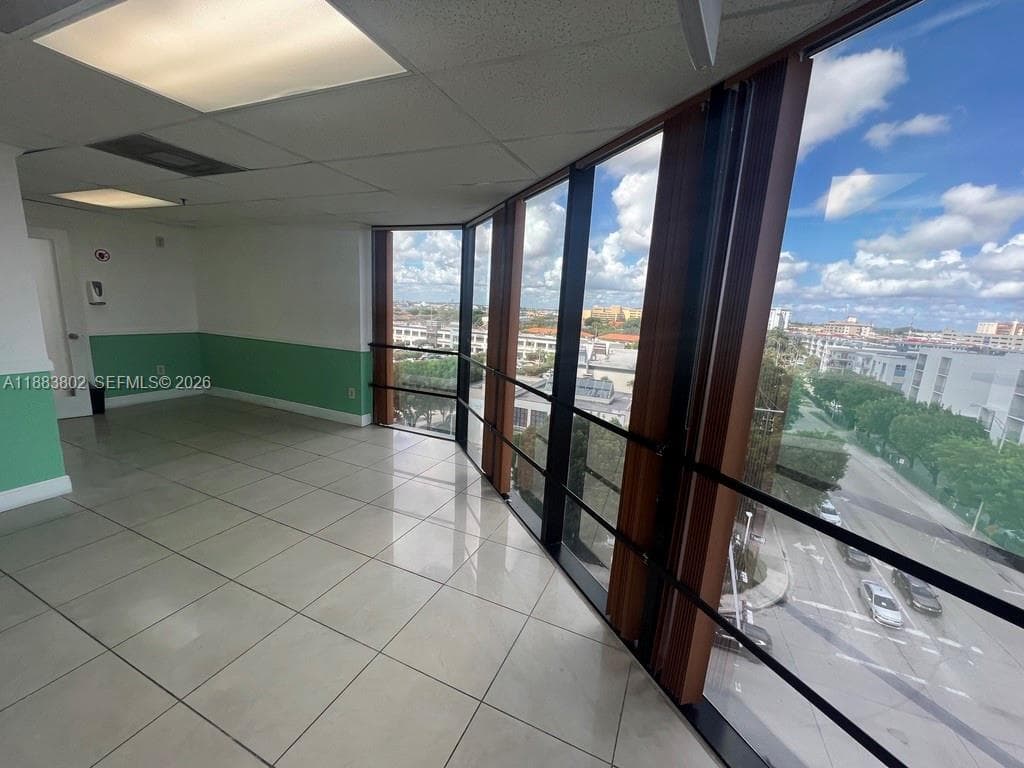 4445 W 16th Ave # 605, Hialeah FL 33012