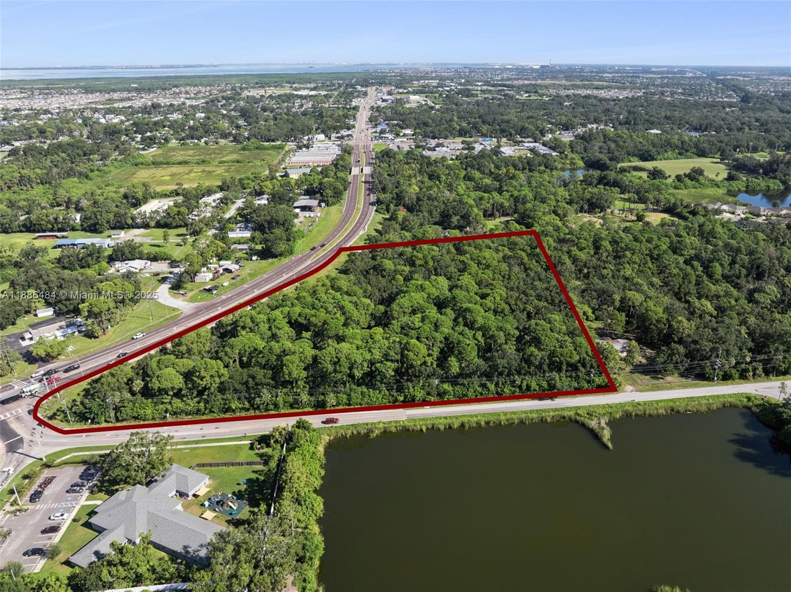 US Hwy 41, Other City - In The State Of Florida FL 33570