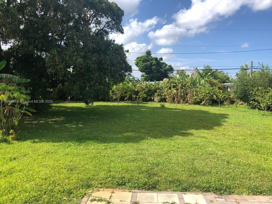 2815 Jackson St, Hollywood FL 33020