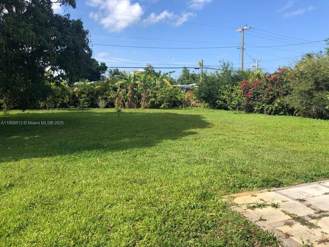 2815 Jackson St, Hollywood FL 33020
