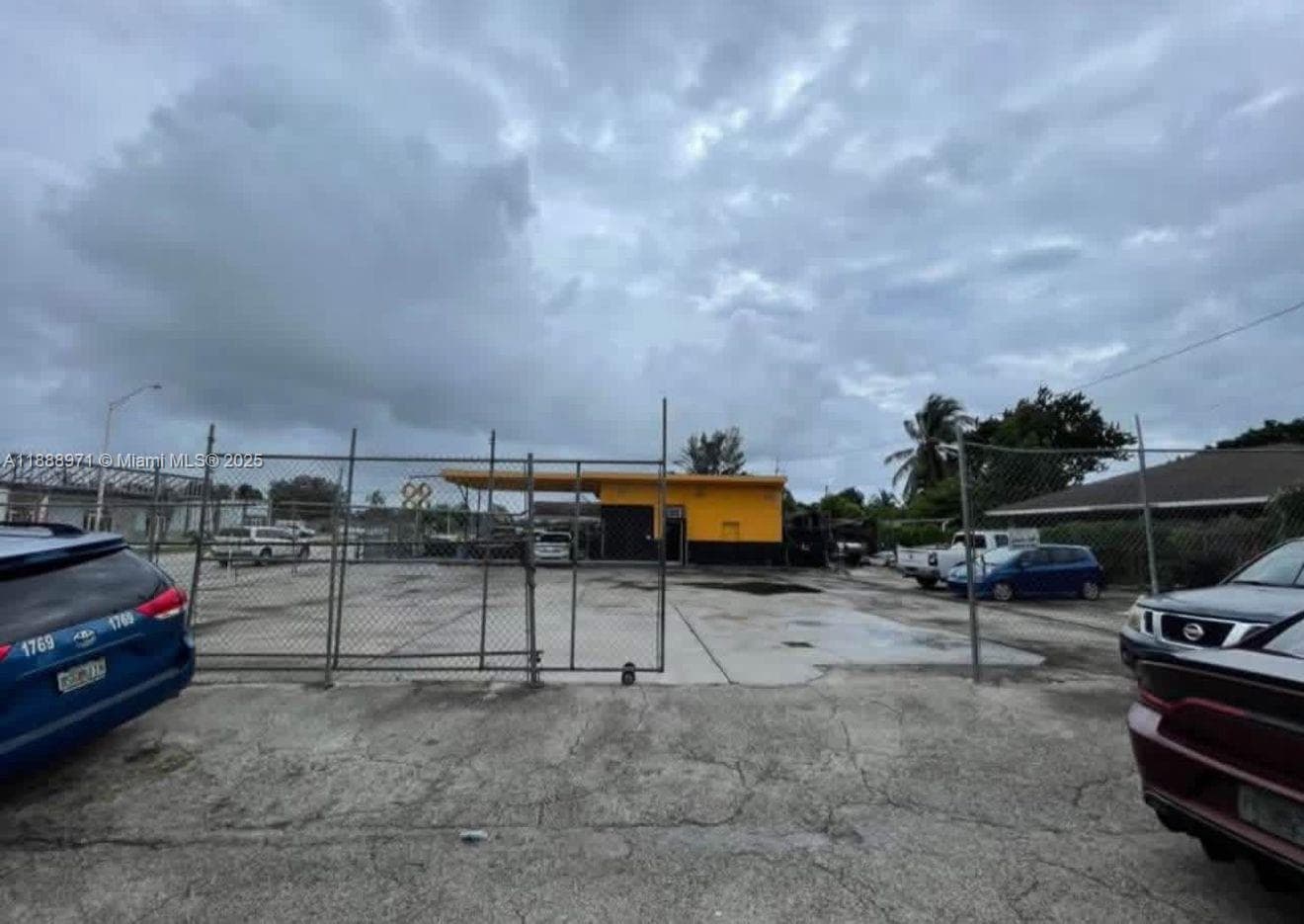 1550 NW 79th St, Miami FL 33147