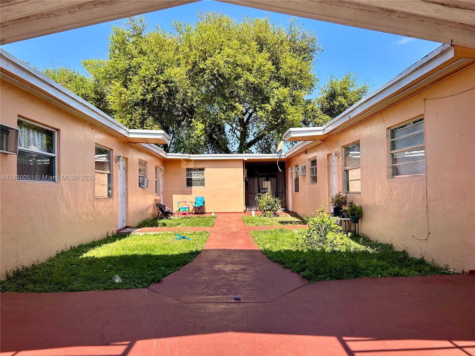 2013 Washington Ave, Opa-Locka FL 33054