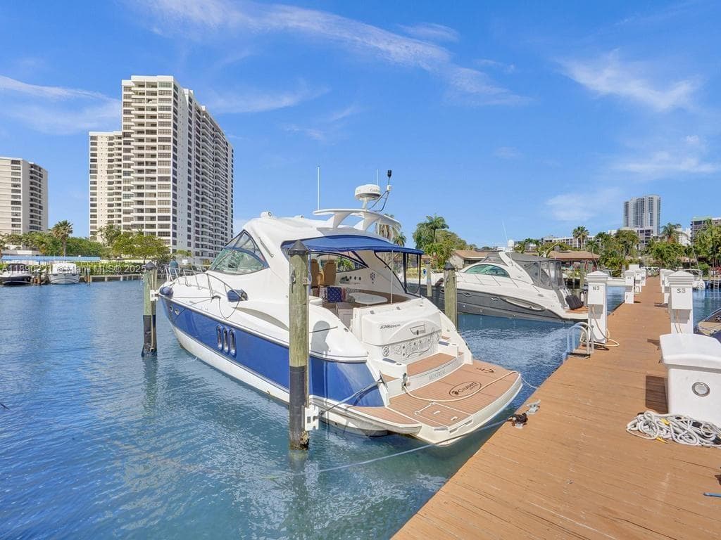 2667 S Parkview Dr, Hallandale Beach FL 33009