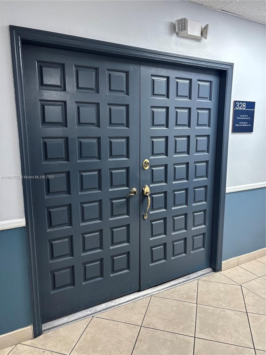 717 Ponce De Leon Blvd # 328, Coral Gables FL 33134