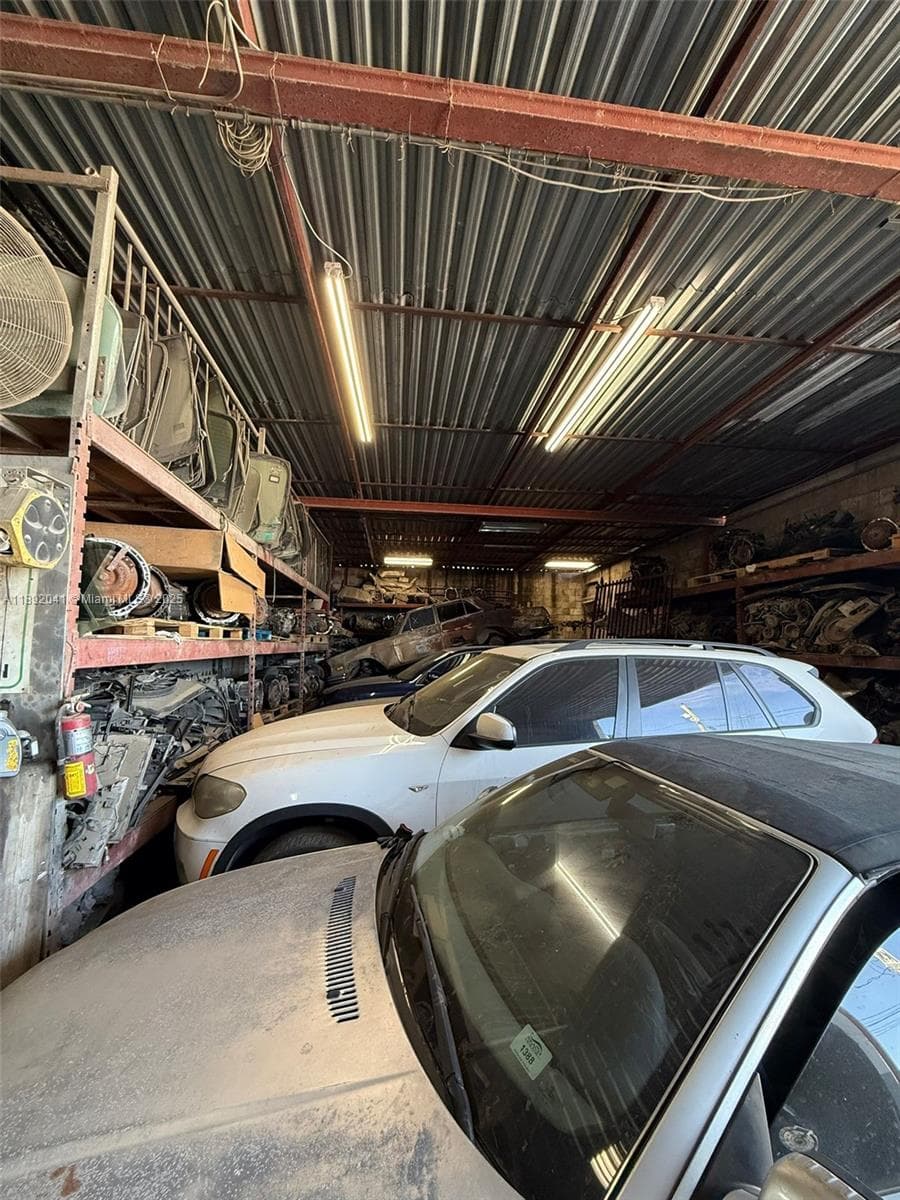 Opa-Locka, FL, 33054