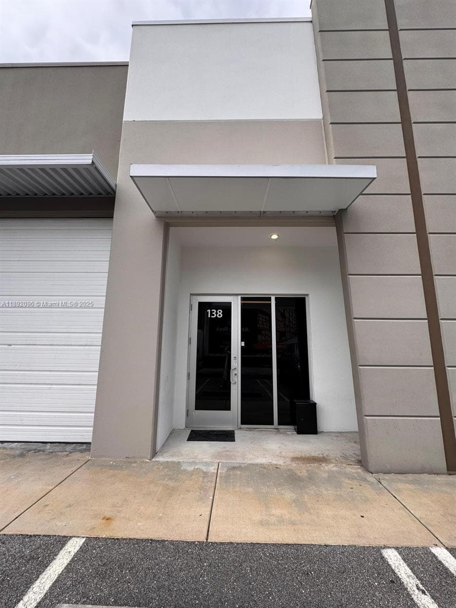 10890 NW 17th St # 138, Sweetwater FL 33172