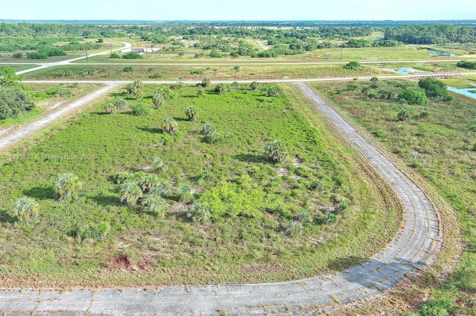 121 ARDMORE CIR, Other City - In The State Of Florida FL 33935