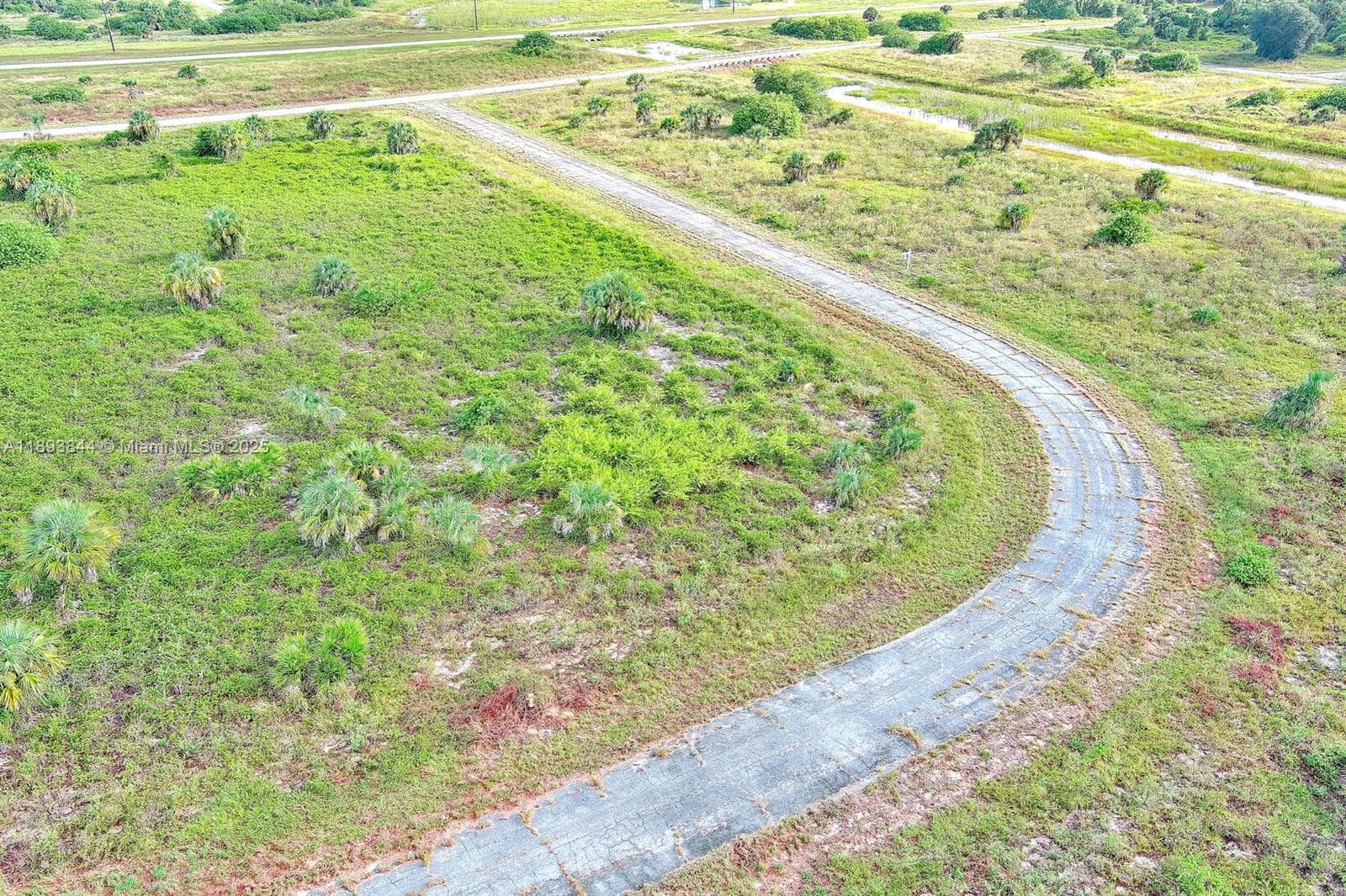 121 ARDMORE CIR, Other City - In The State Of Florida FL 33935