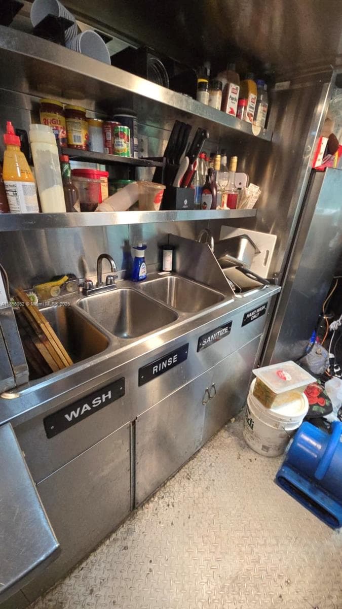 Mediterranean Food Truck For Sale In Miami, Miami FL 33130