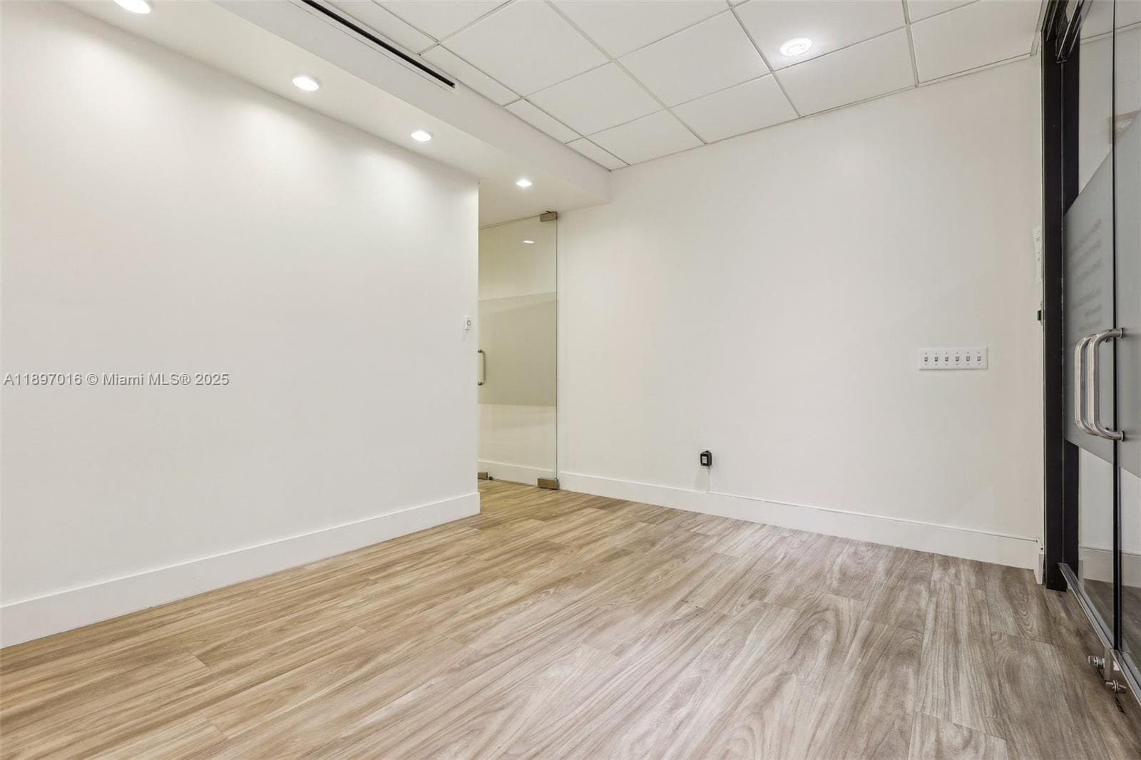 1200 Brickell Ave # D, Miami FL 33131