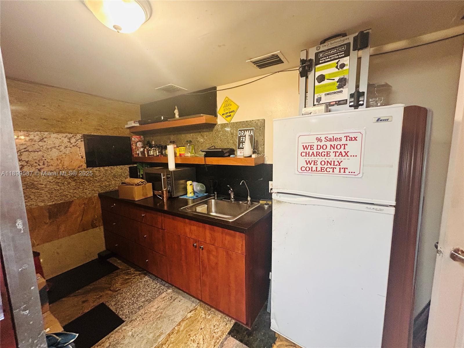 Hialeah, FL, 33010