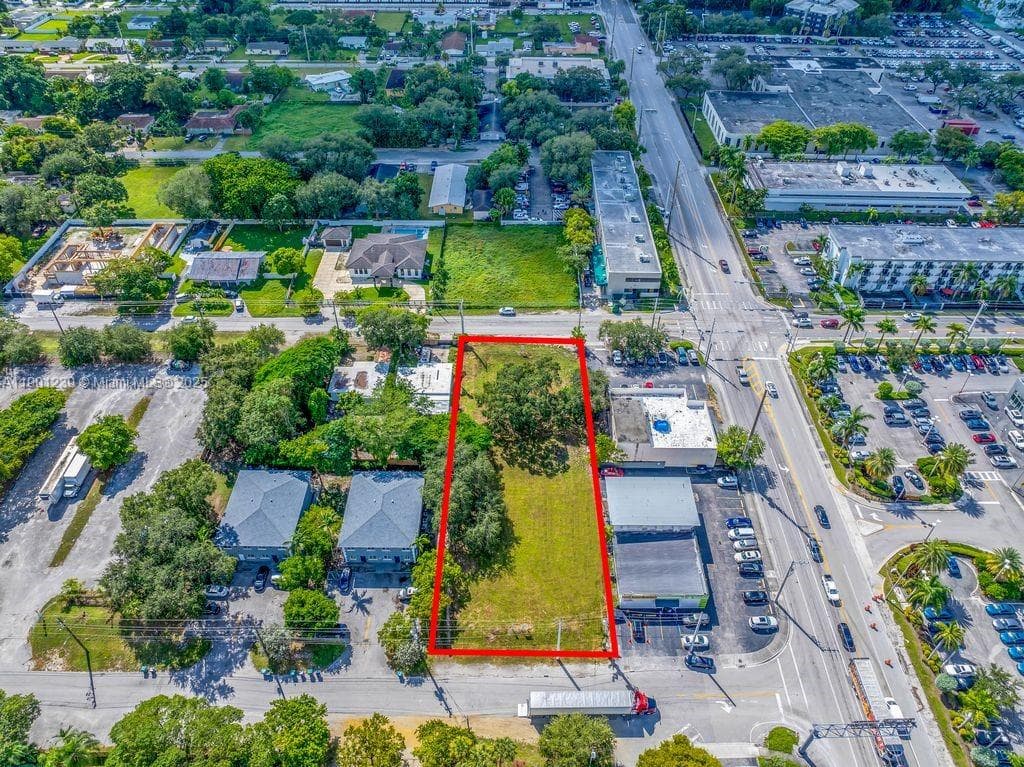 137 NW 165th St, Miami FL 33169