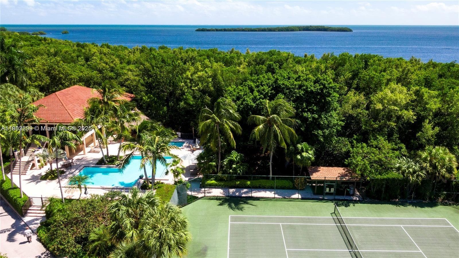 5863 Paradise Point Dr, Palmetto Bay FL 33157
