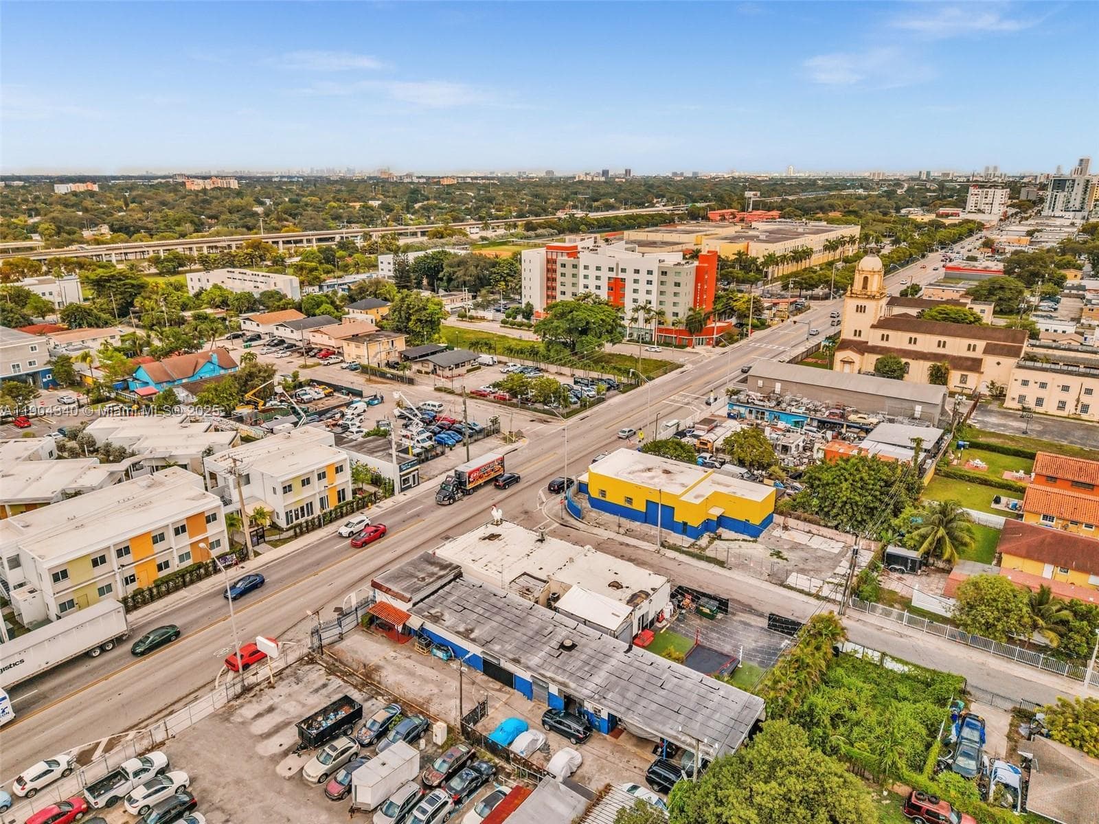 2112 NW 36th St, Miami FL 33142