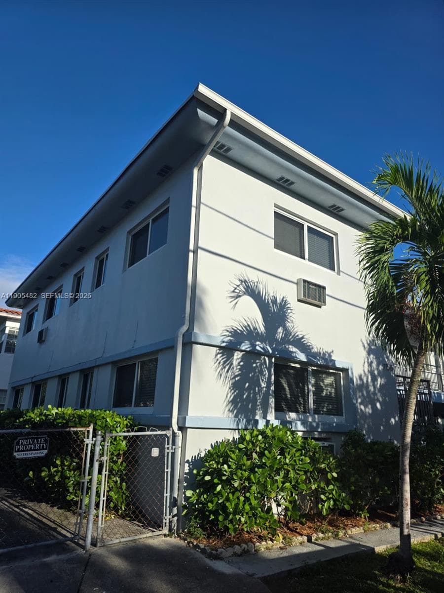 7155 Rue Notre Dame, Miami Beach FL 33141