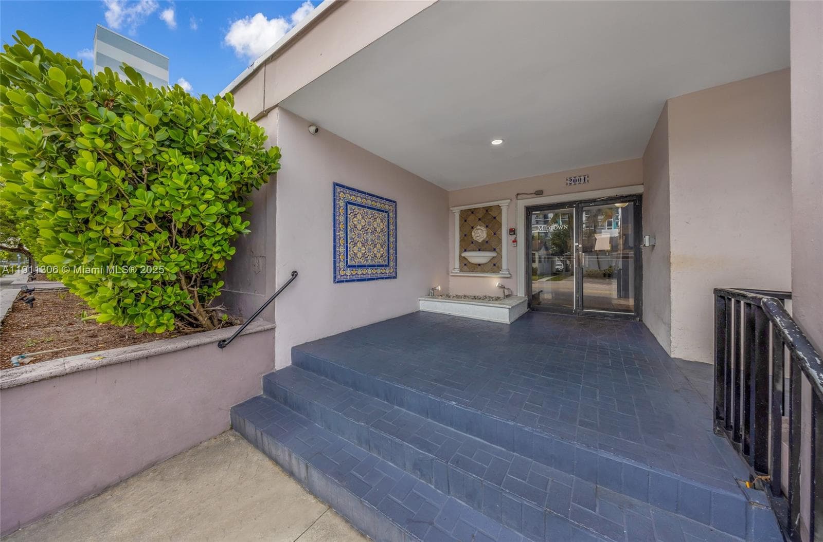2001 Polk St, Hollywood FL 33020