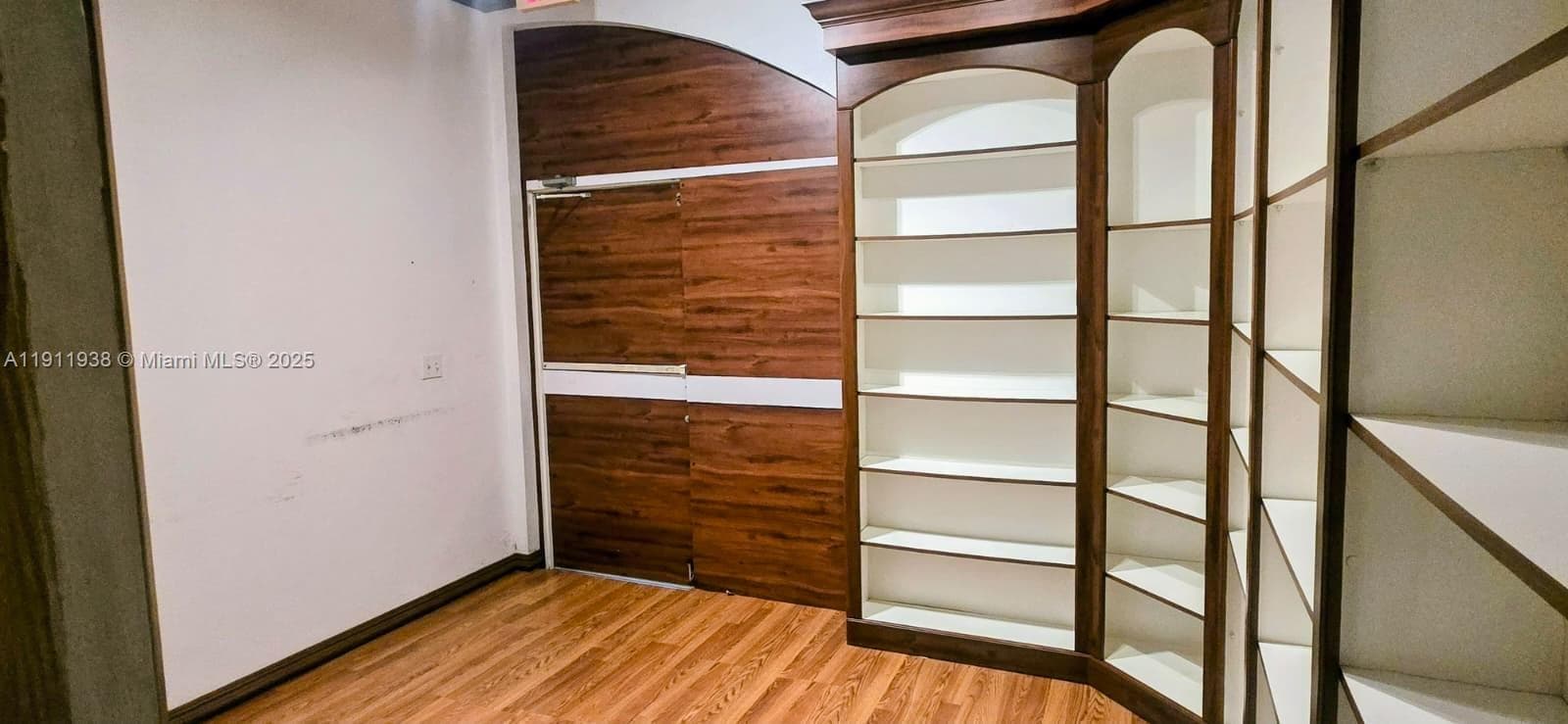 2954 W 84th St # 118, Hialeah FL 33018