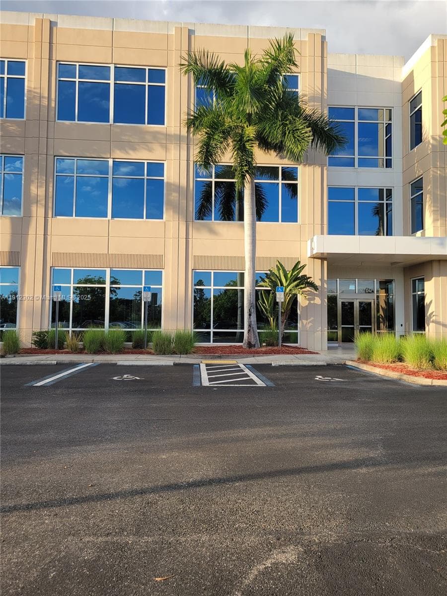 9160 Forum Corporate Parkway, Fort Myers FL 33905