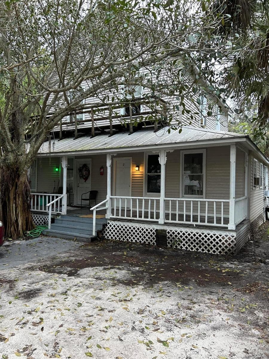 2172 Poinciana (1)