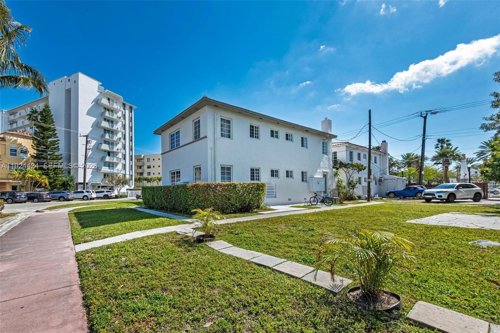 7124 Bay Dr, Miami Beach FL 33141