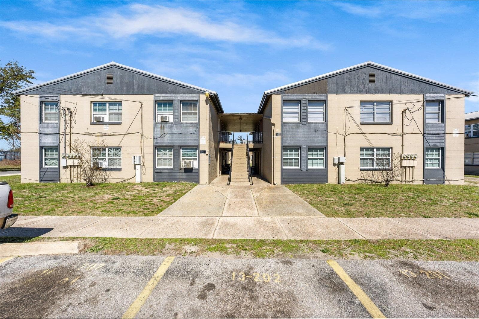 1-3510 St John St_25
