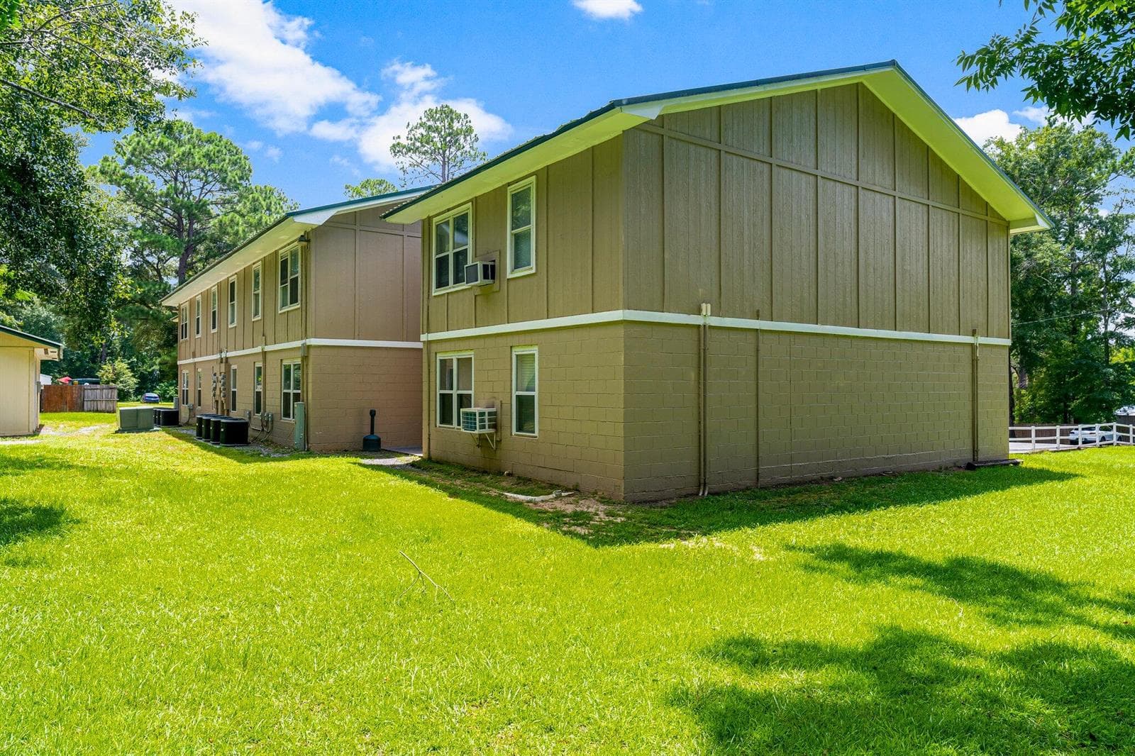 22-web-or-mls-872-deerwood-ln