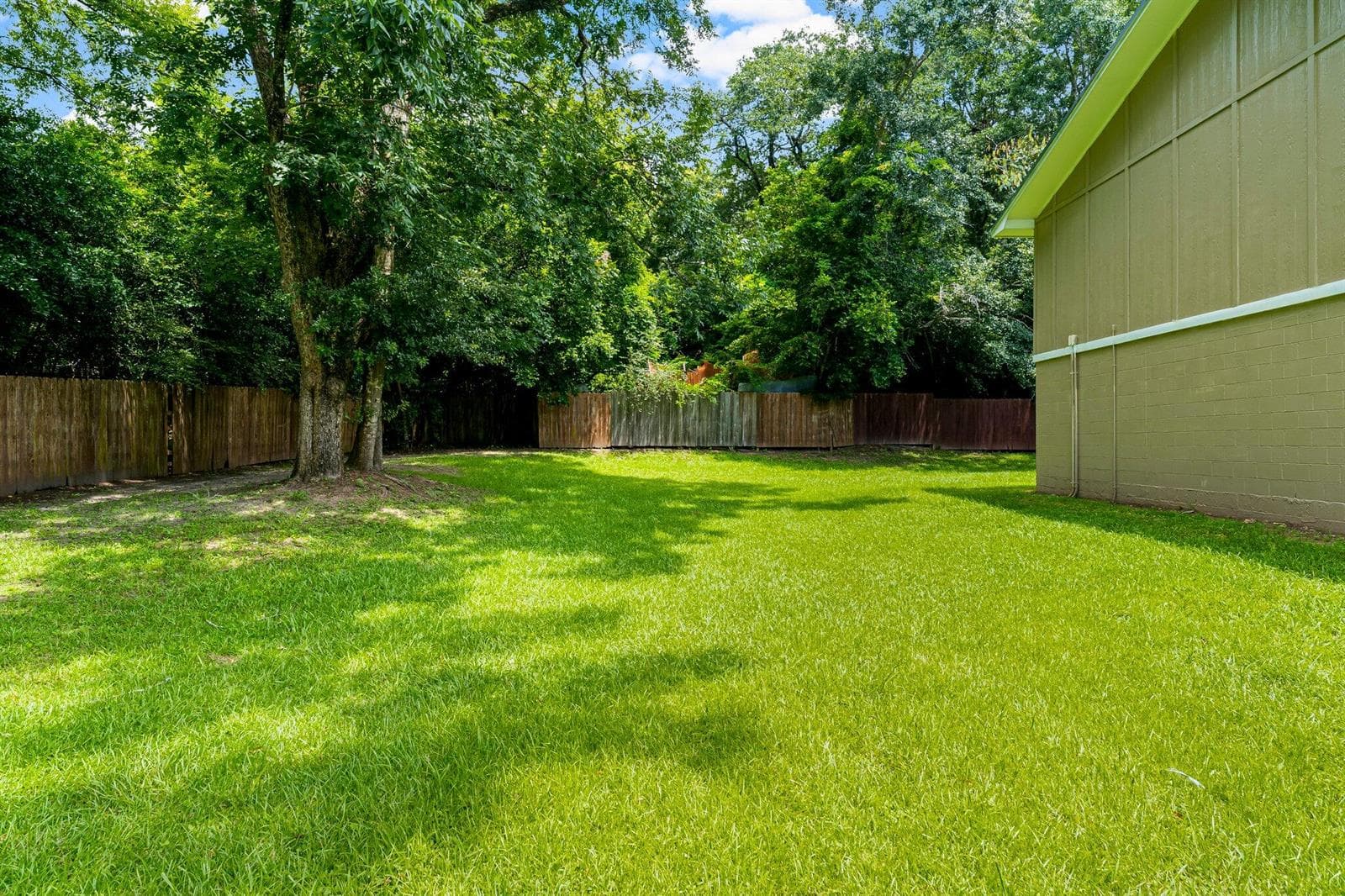 26-web-or-mls-872-deerwood-ln