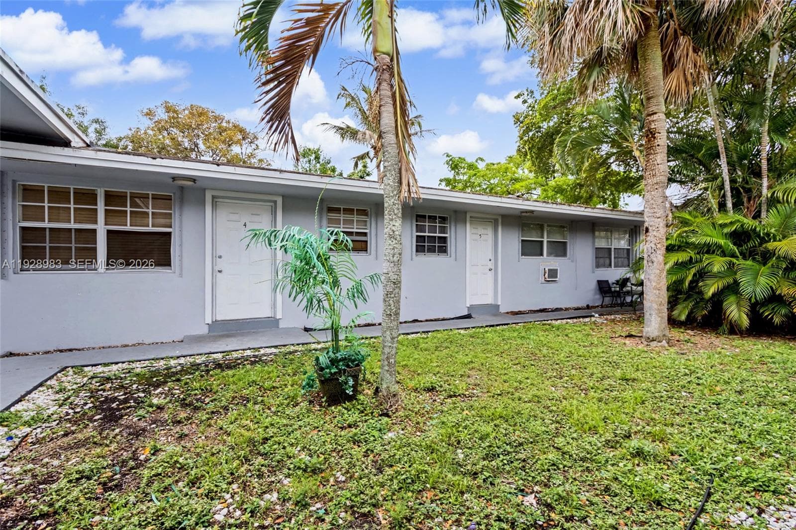 923 SE 2nd Ave # 6, Hallandale Beach FL 33009