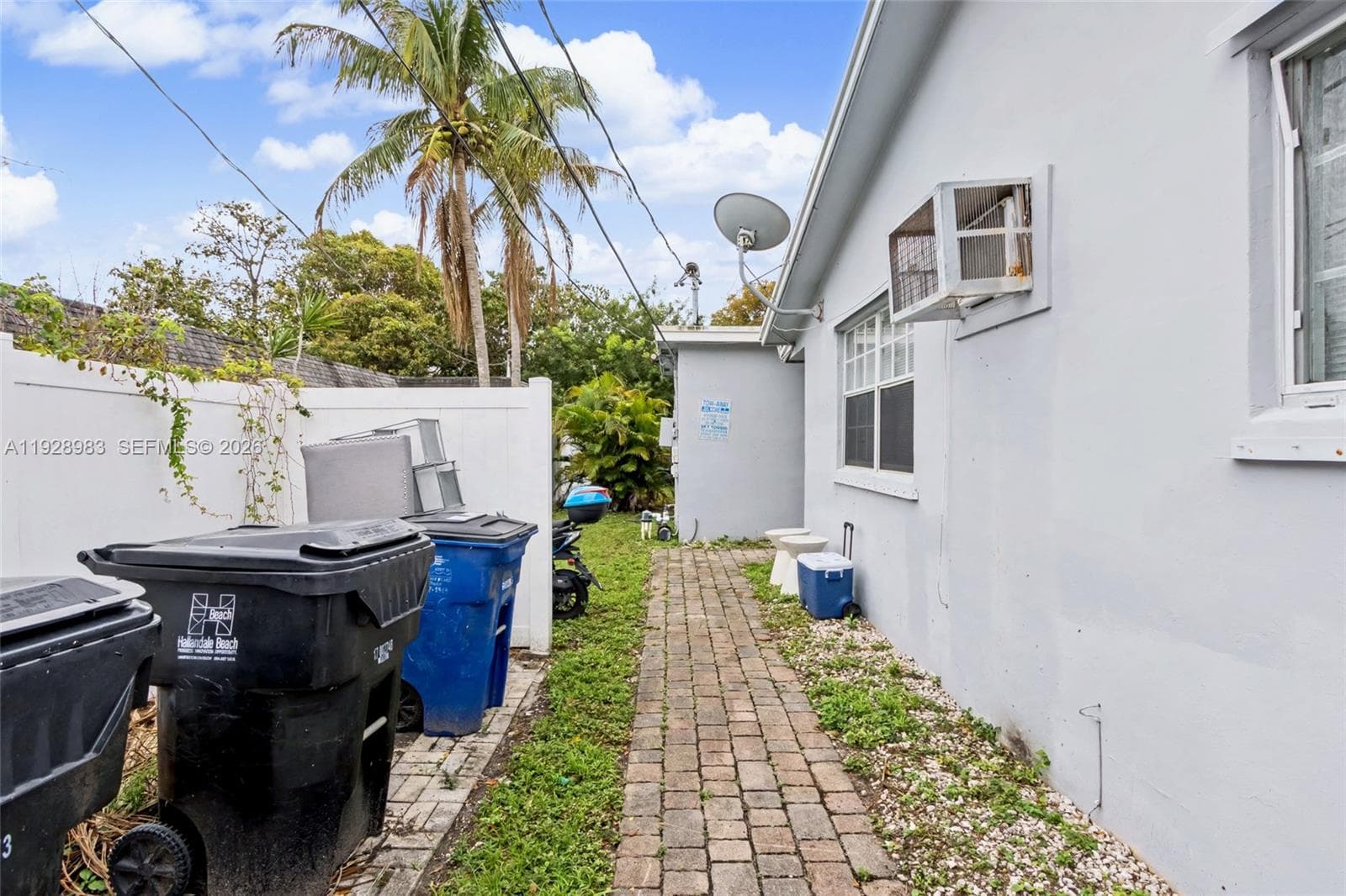 923 SE 2nd Ave # 6, Hallandale Beach FL 33009