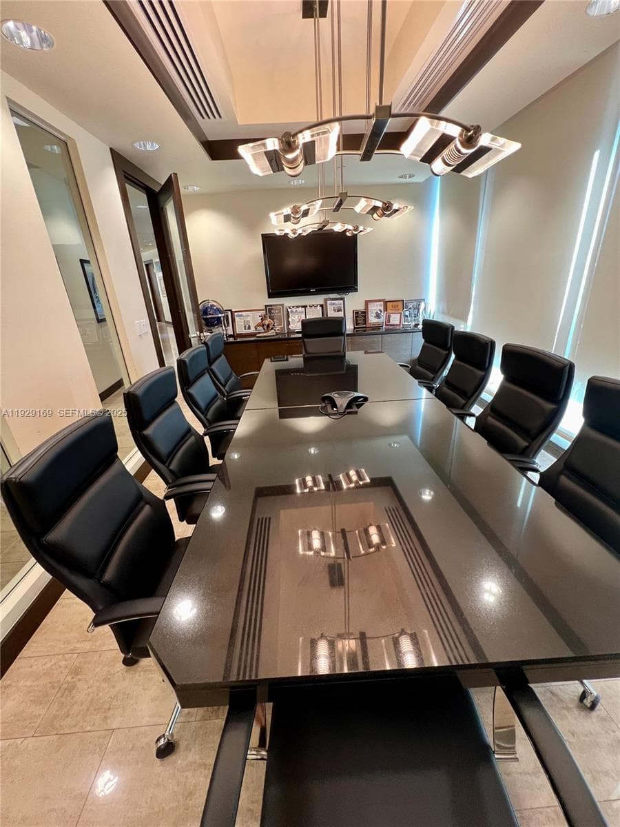 20900 NE 30 TH Ave, Aventura FL 33180