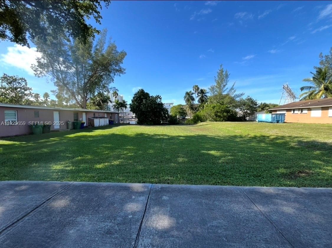 157 NW 14th Way, Dania Beach FL 33004