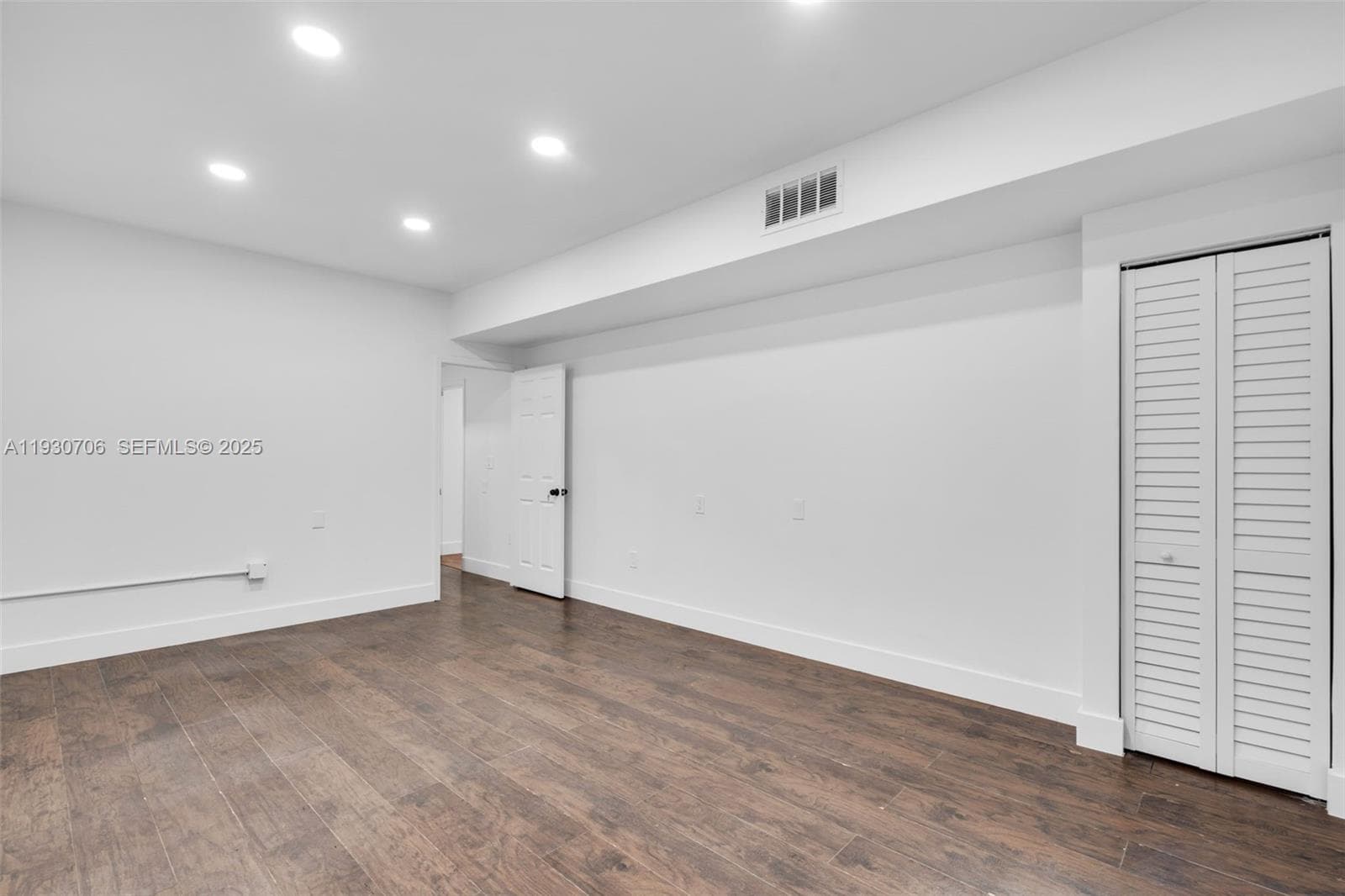 8930 SW 40th St, Miami FL 33165