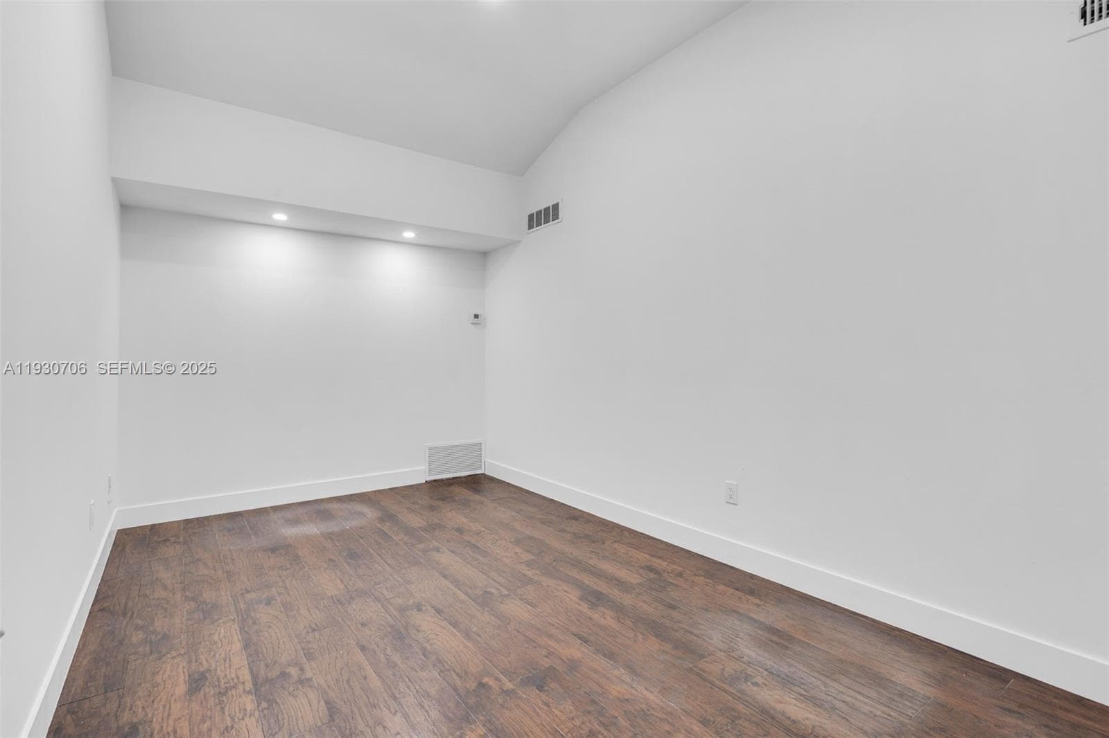 8930 SW 40th St, Miami FL 33165