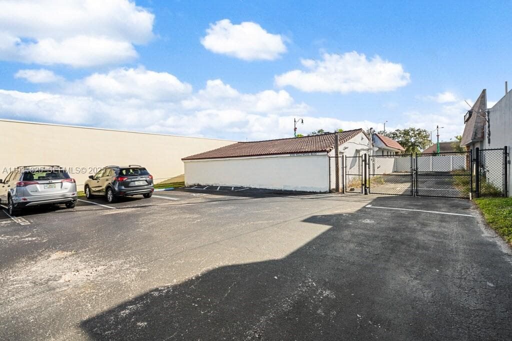 4749 Hollywood Blvd, Hollywood FL 33021