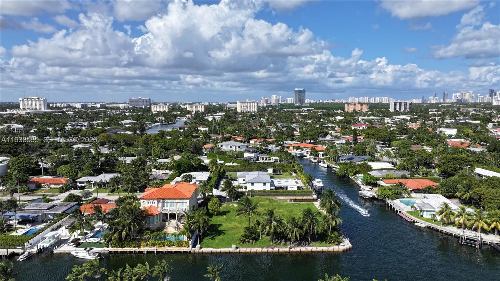 2210 NE 124th St, North Miami FL 33181