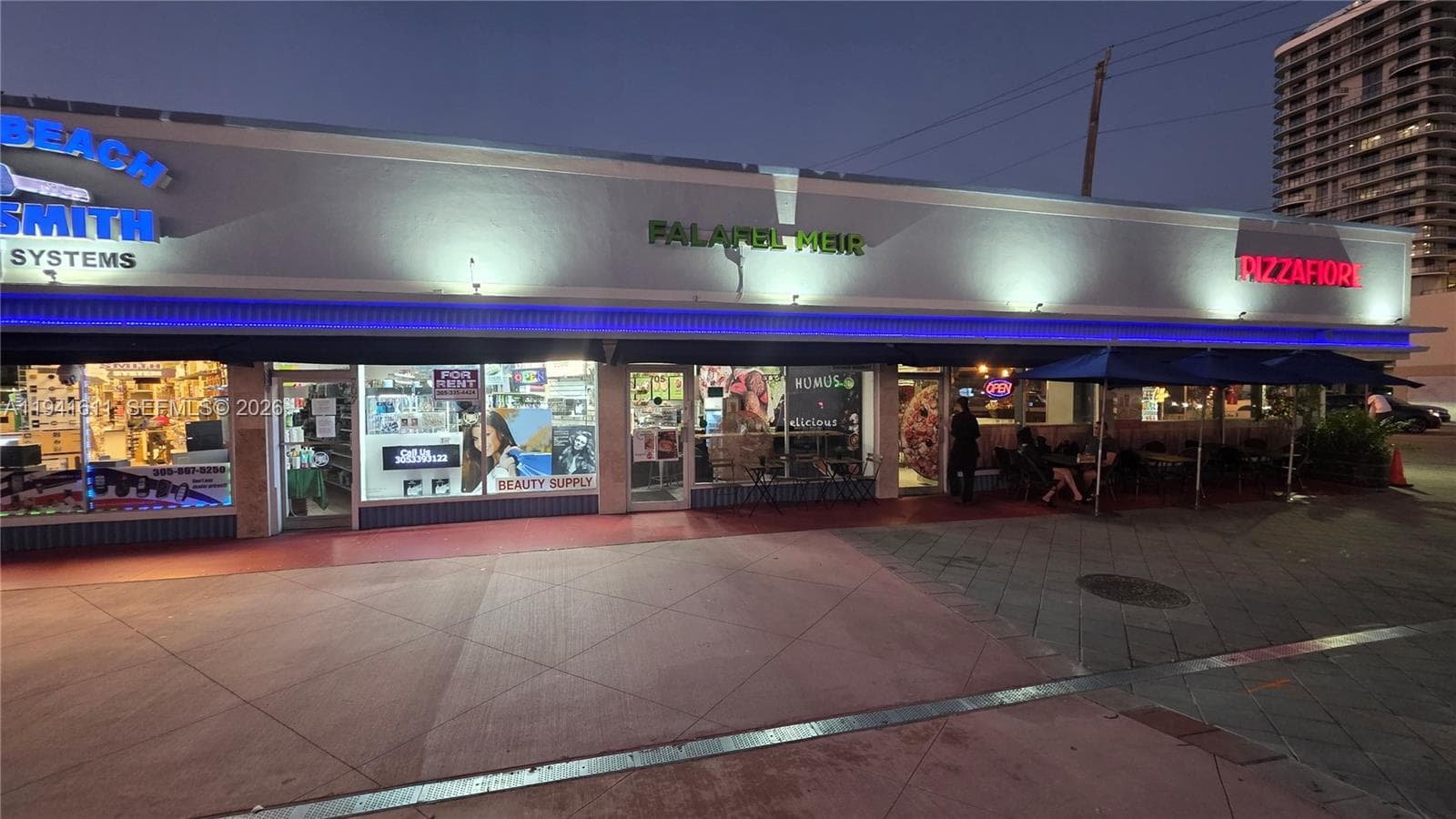 Available Space between Falafel Store & Locksmith
