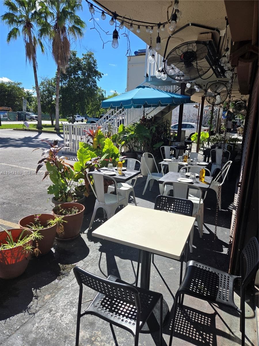 17010 #D W Dixie Hwy, North Miami Beach FL 33160