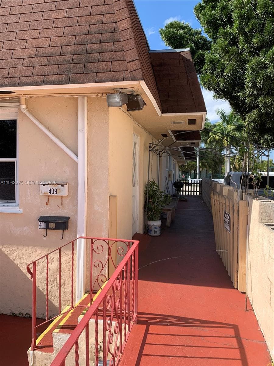 413 S Federal Hwy, Dania Beach FL 33004