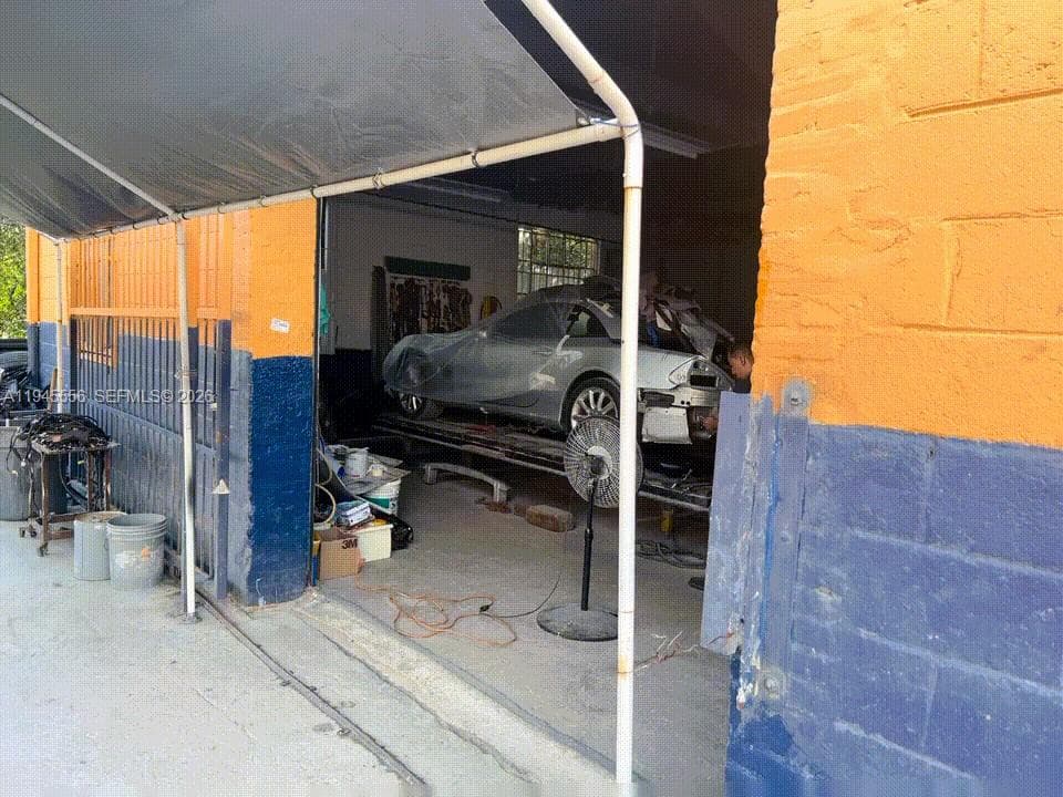 2005 NW 10th Ave, Miami FL 33127