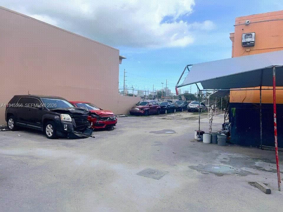 2005 NW 10th Ave, Miami FL 33127