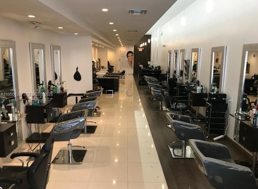 1913 Hollywood Blvd, Hollywood FL 33020