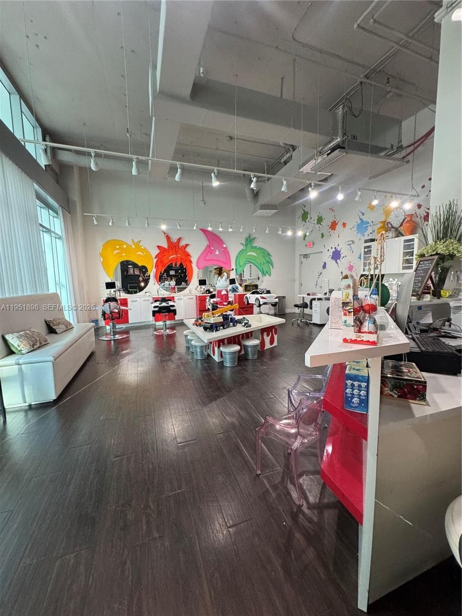 000 NE Confidential, Miami FL 33137