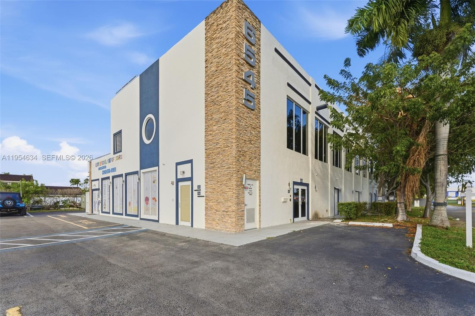 6545 NW 169th St, Hialeah FL 33015