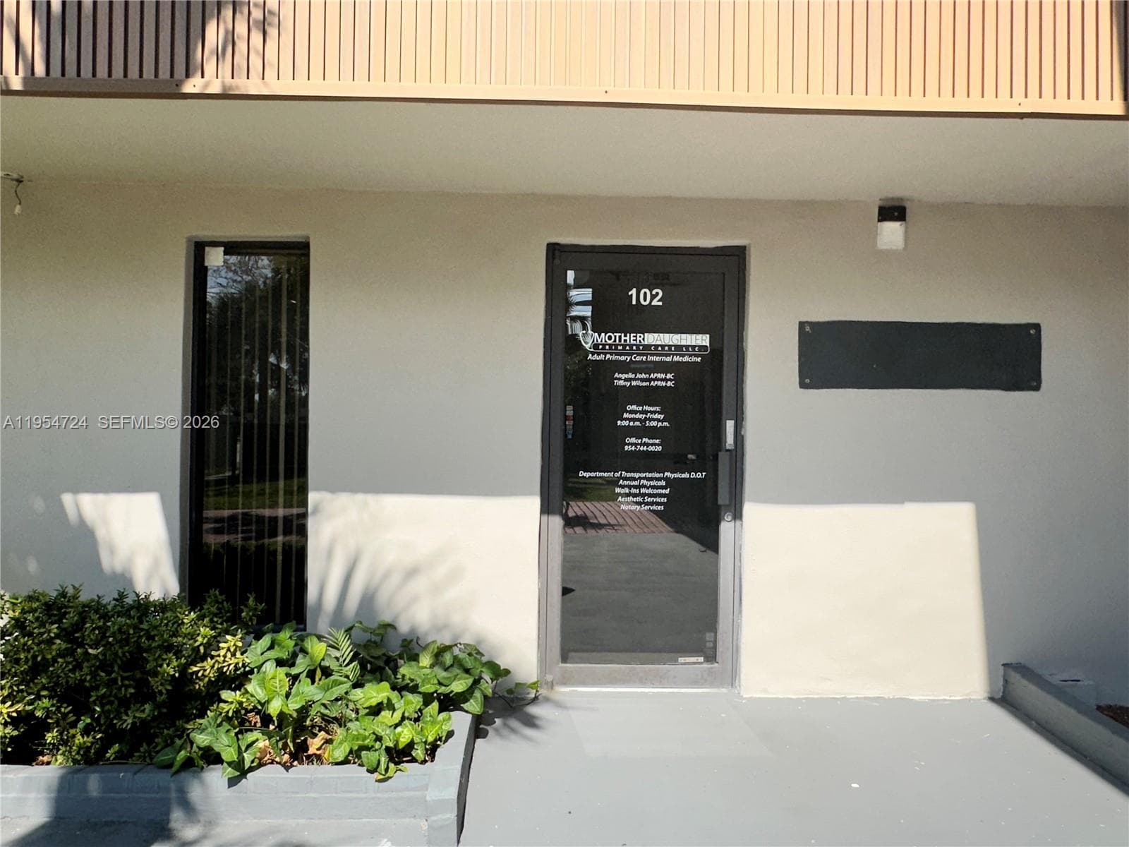 4121 NW 5th St # 102, Plantation FL 33317
