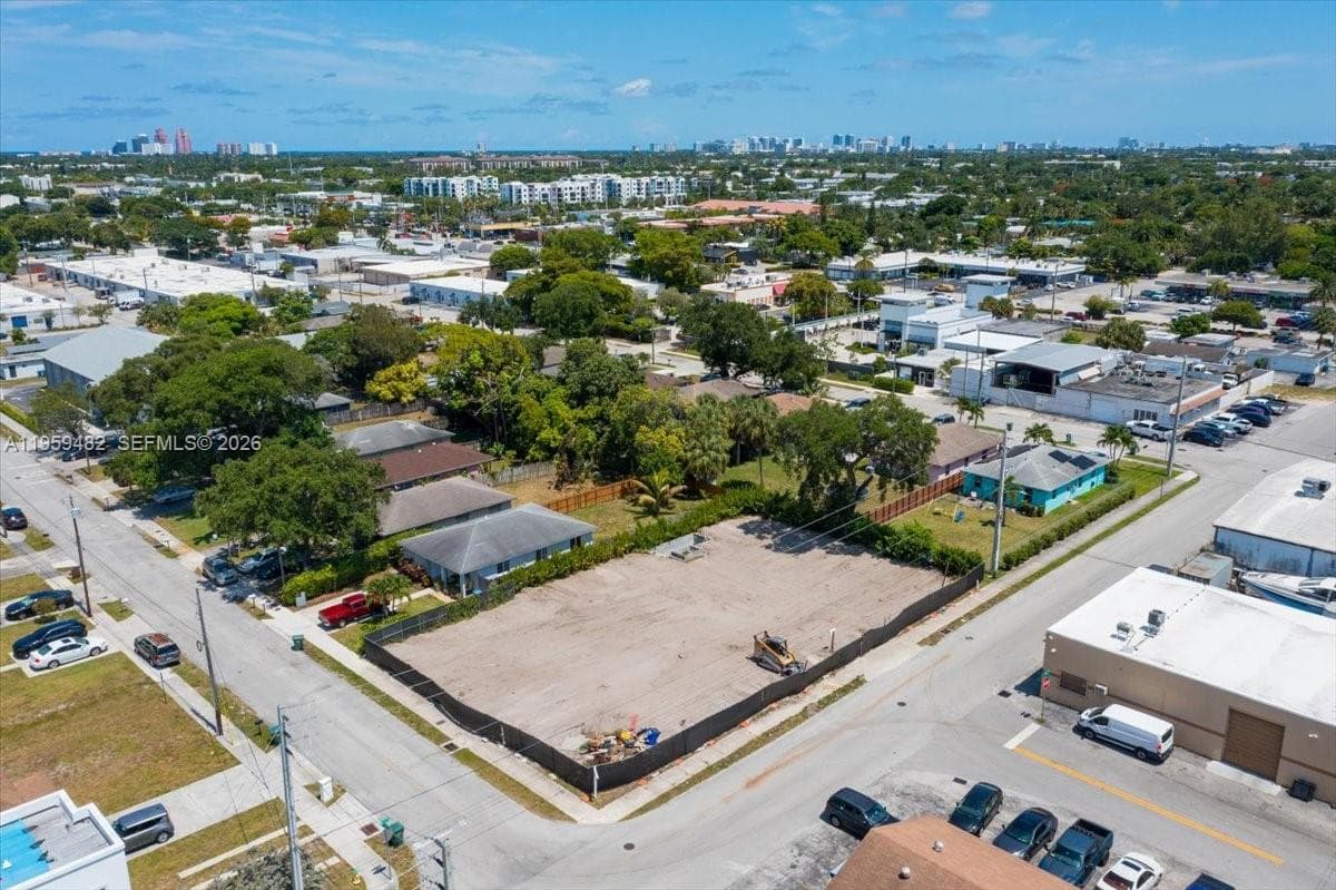 3210 NE 3rd Ave, Oakland Park FL 33334