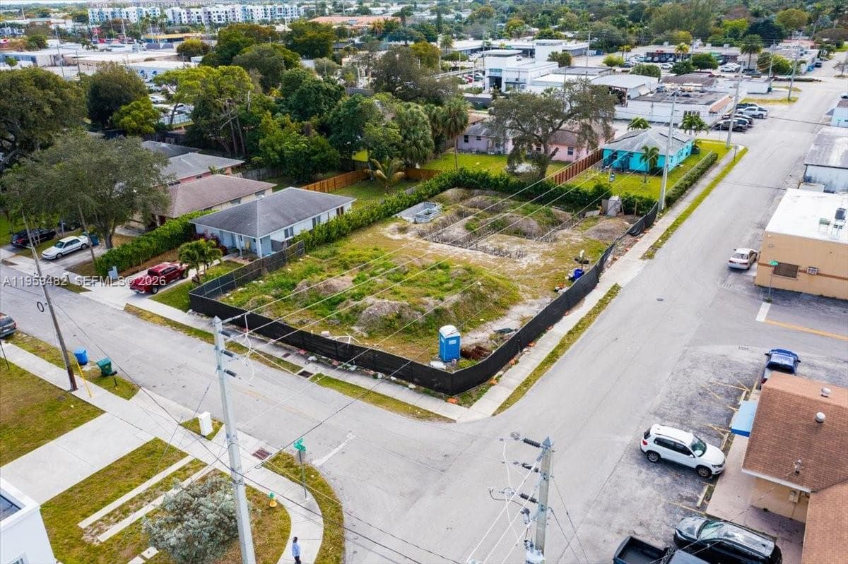 3210 NE 3rd Ave, Oakland Park FL 33334